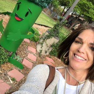 Meet your Posher, Stephanie